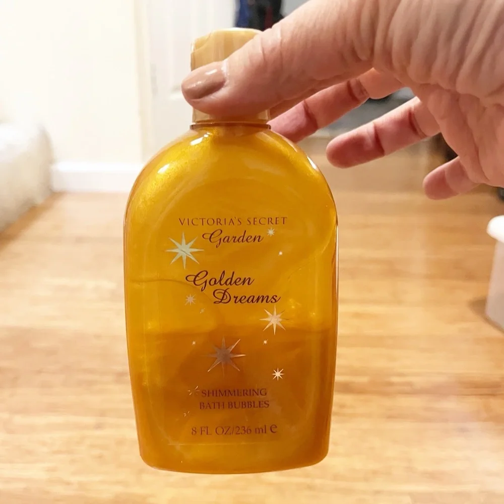 Vtg RARE Victoria's Secret Golden Dreams Shimmering Bath Bubbles- Discontinued